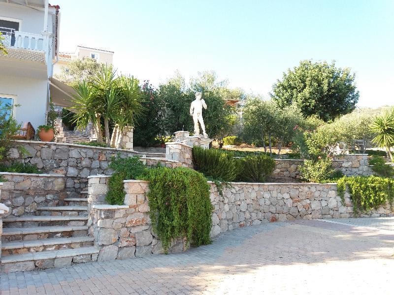 Sunny Place Resort Kranidi Exterior foto
